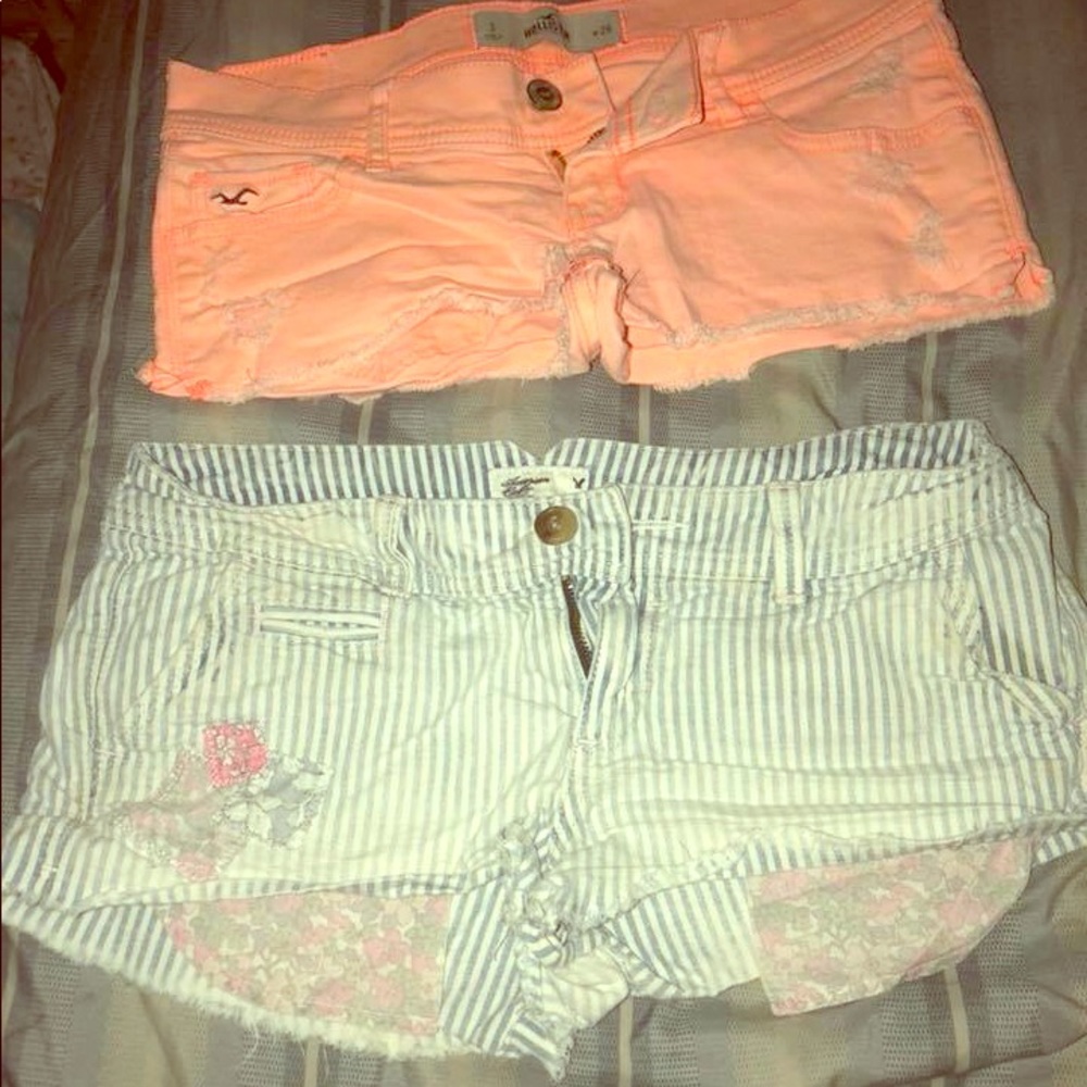 Orange are hollister blue are American Eagle